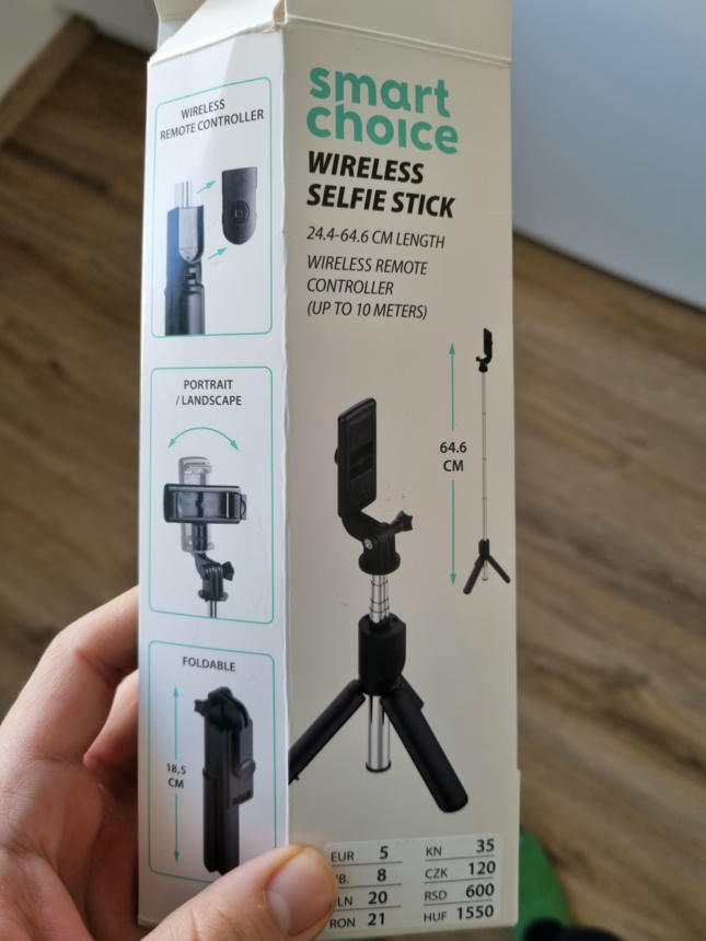 The packaging box of the wireless selfie stick